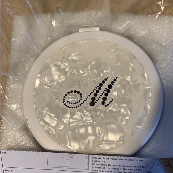NWOB Magnification Mirror with Initial - Picture 2 of 8